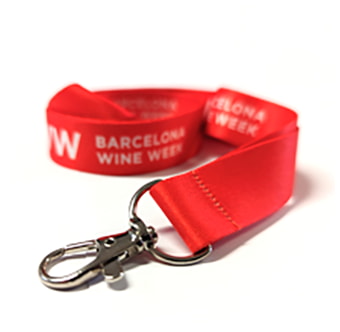 lanyard rojo con mosquetón metálico